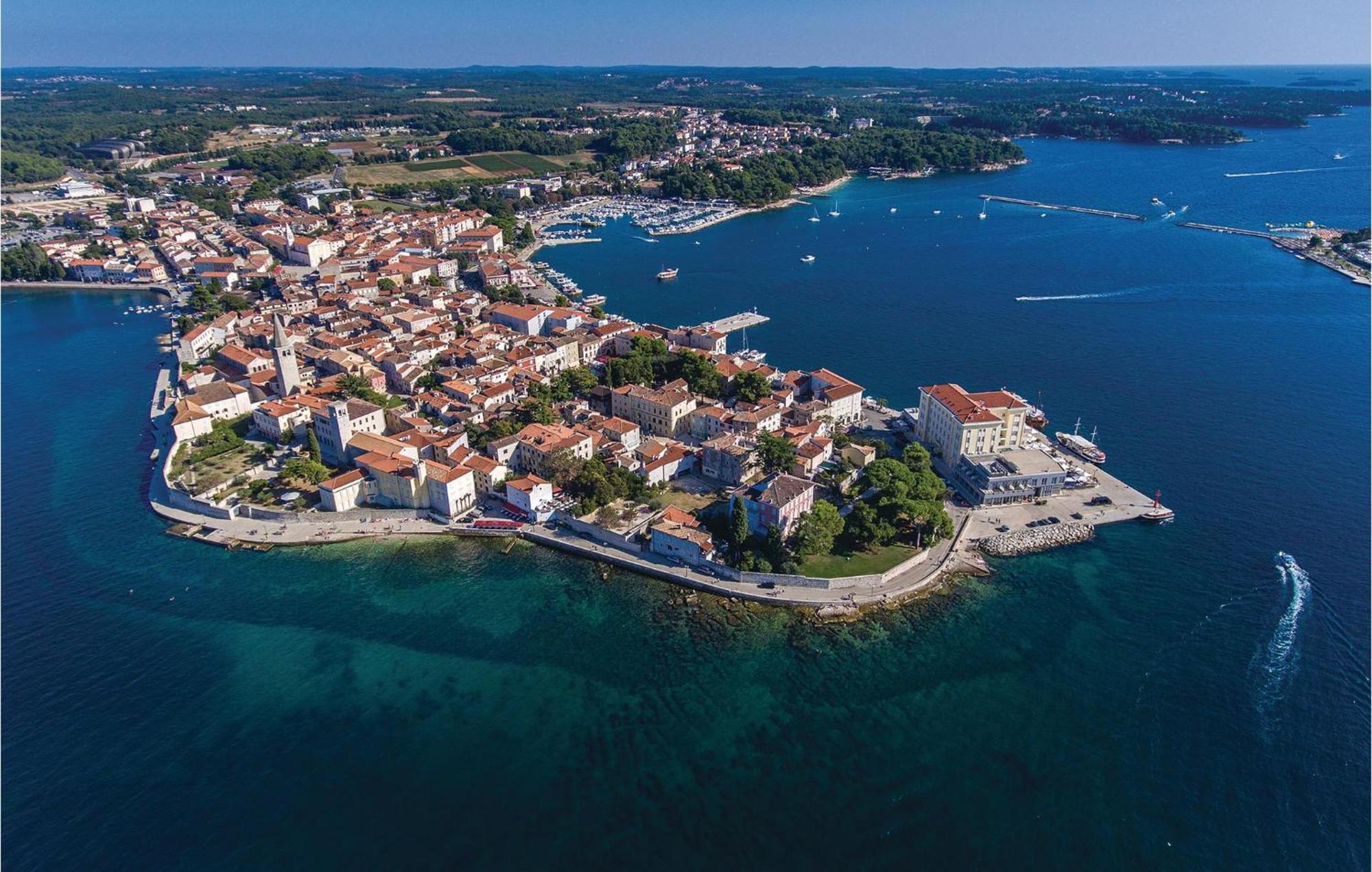 Beautiful Apartment In Porec With Kitchen Eksteriør bilde
